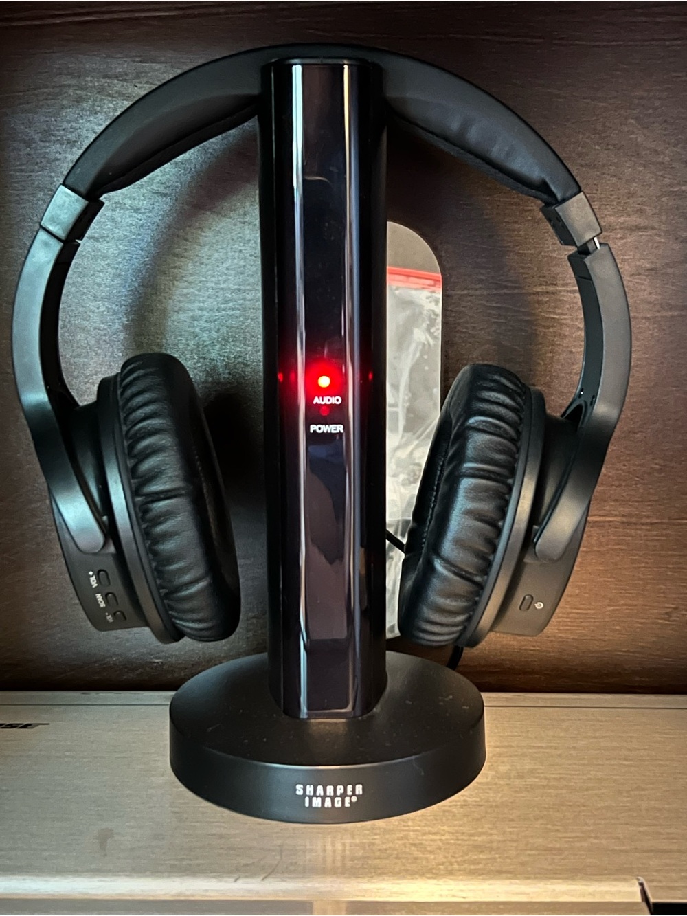 Sharper Image Wireless TV headphones with Charging Stand - Black; Good Condition